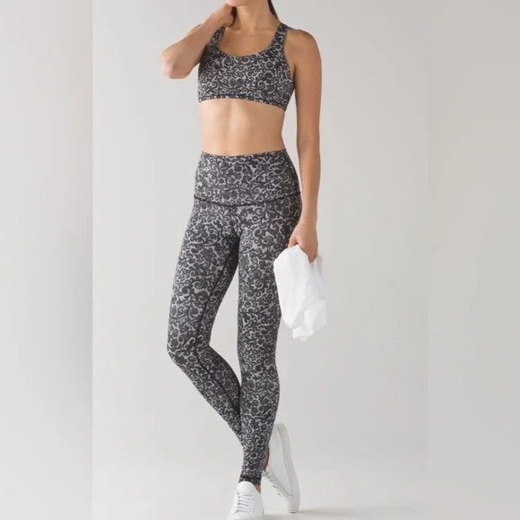 #34 Lululemon Wunder Under Pant (Hi-Rise)
Mini Cinder Lace White Black - Sz - Picture 2 of 10